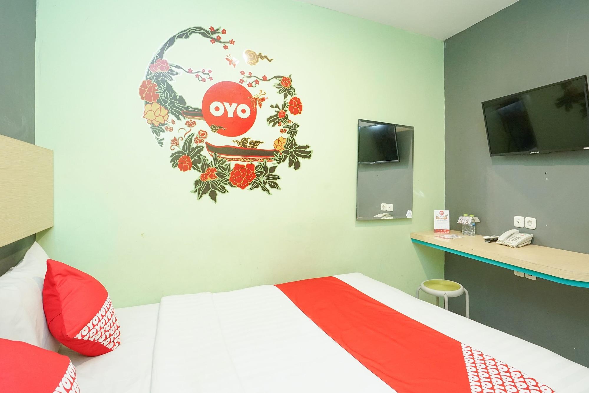 Oyo 277 Rukotel Near Rsu Adi Husada Undaan Kota סוראבאיה מראה חיצוני תמונה