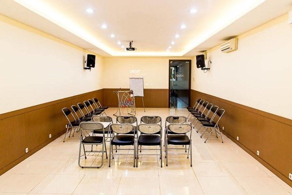 Oyo 277 Rukotel Near Rsu Adi Husada Undaan Kota סוראבאיה מראה חיצוני תמונה