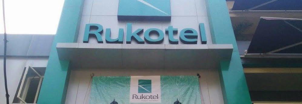 Oyo 277 Rukotel Near Rsu Adi Husada Undaan Kota סוראבאיה מראה חיצוני תמונה